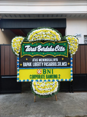Papan Bunga Duka di Purus