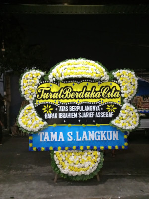 Papan Bunga Duka di Purus