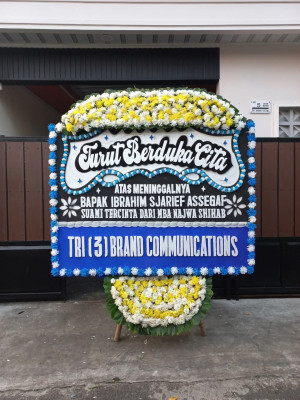 Papan Bunga Duka di Purus